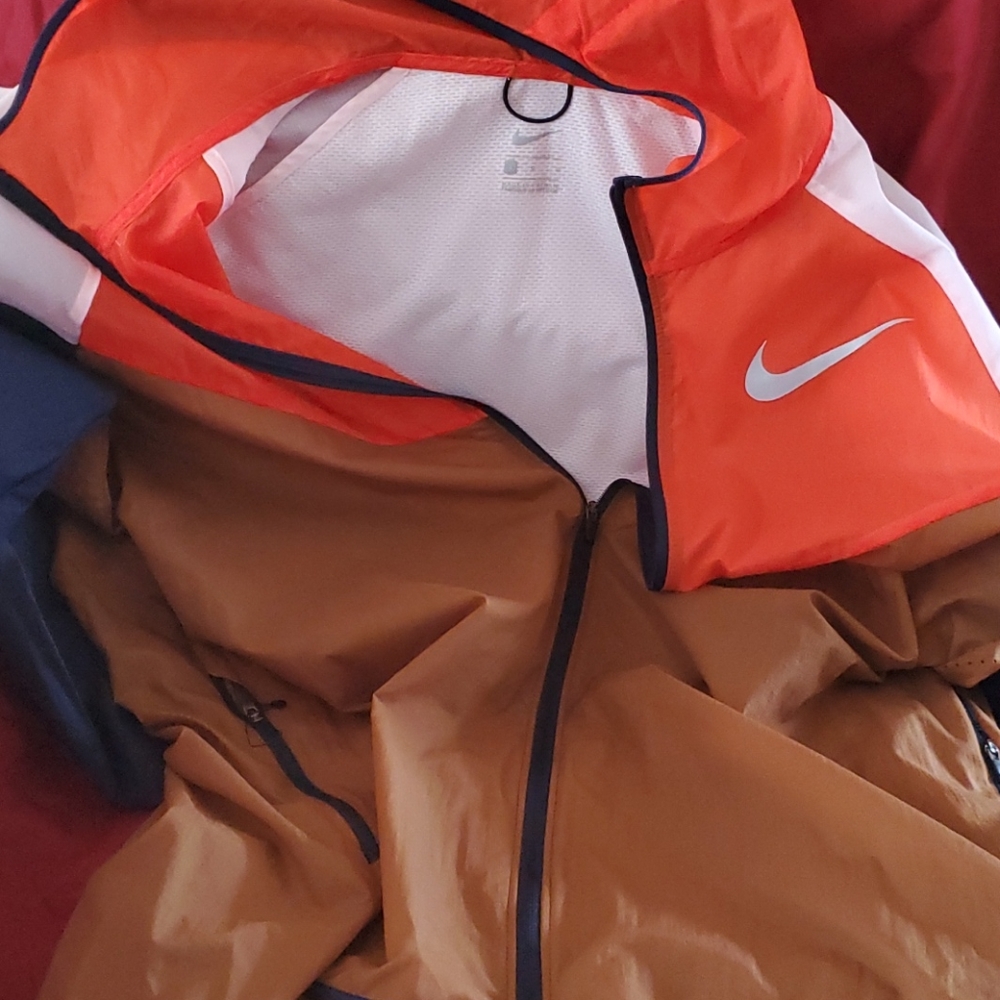 Nike Mens,Light weight Wind Jacket - Picture 4 of 4
